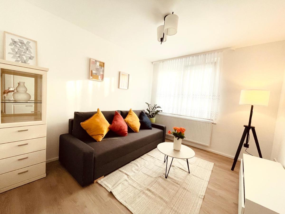 Frisch Renoviertes Und Charmantes Apartment Stuttgart Exterior foto